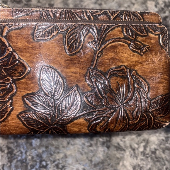 Patrica Nash Floral Embossed Brown Leather Clutch - Picture 4 of 6